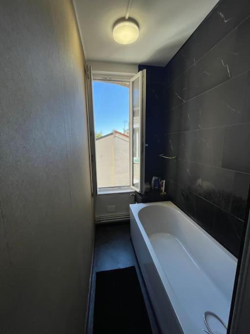 Appartement Spacieux A Deux Pas Du Centre Reims Kültér fotó